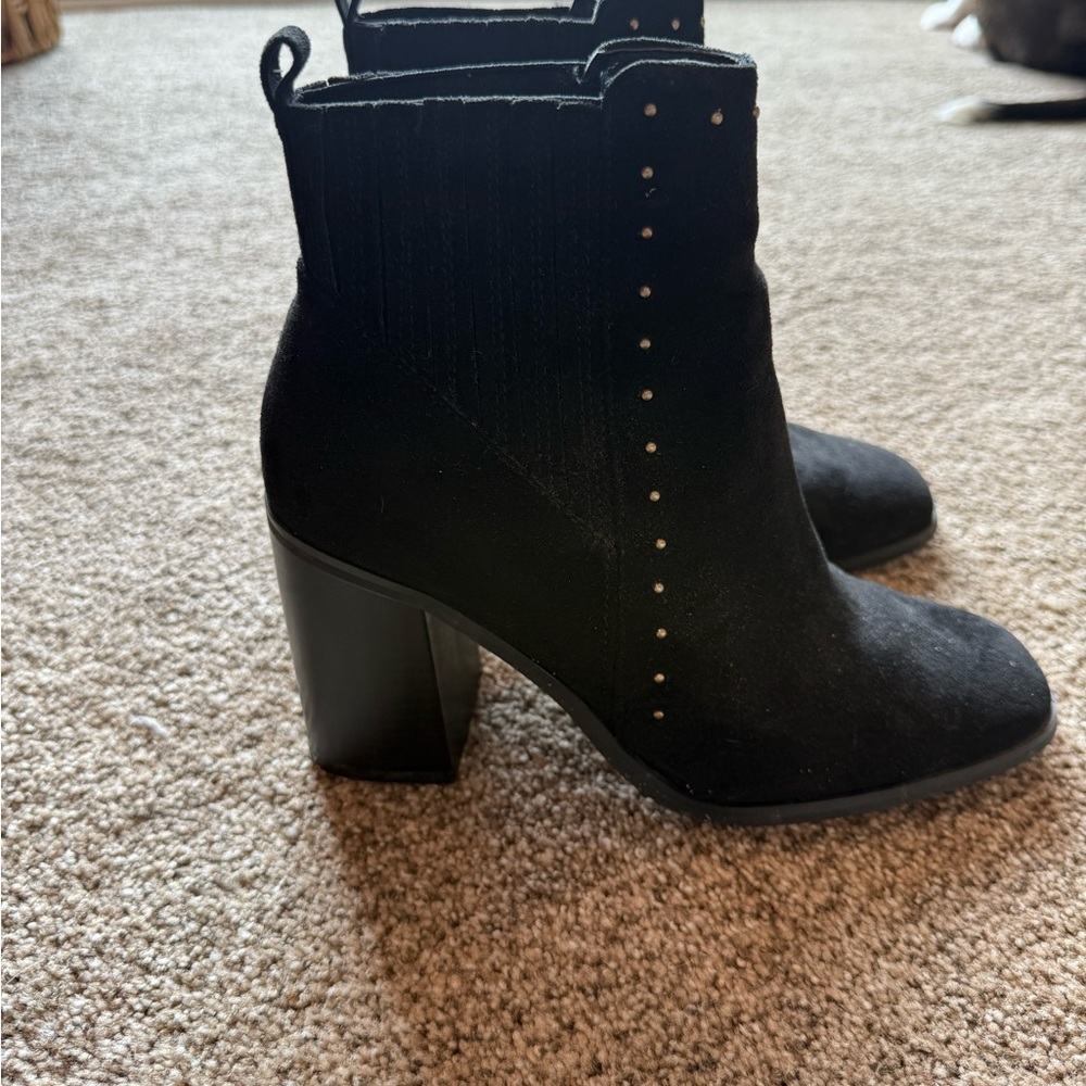 Forever 21 Black Heeled Boots with Chunky Block Heel